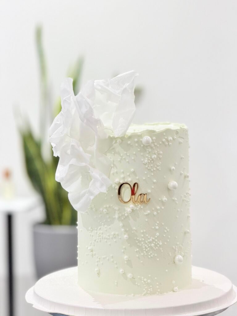 7 inches Swiss meringue buttercream