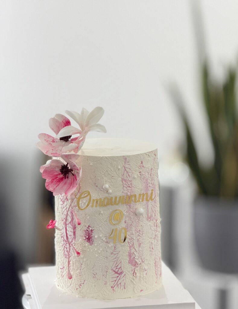 7 inches Swiss meringue buttercream